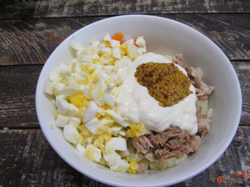 Фото приготовление рецепта: Салат из вареной свинины с малосольным огурцом шаг №3