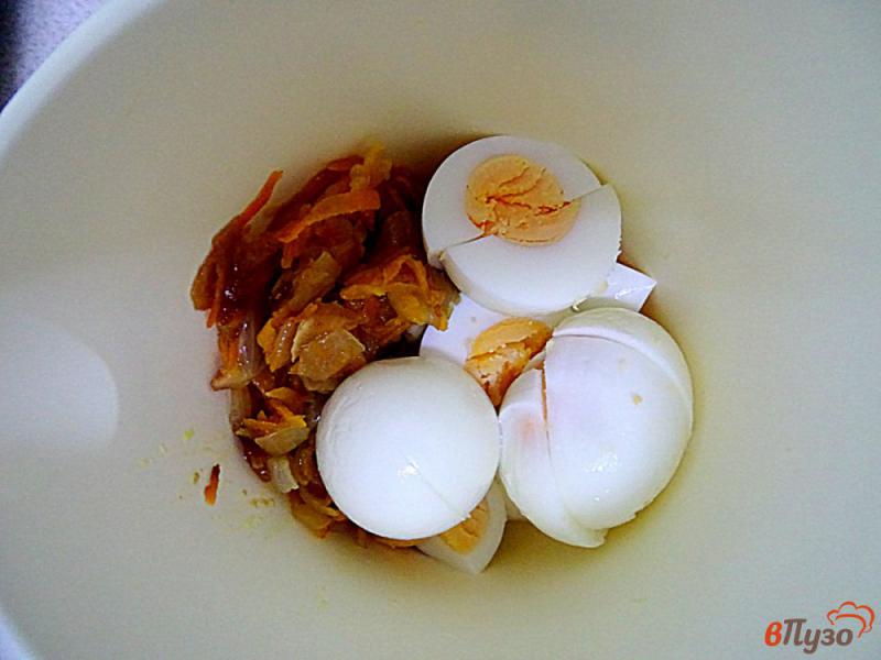 Фото приготовление рецепта: Яичный паштет шаг №4