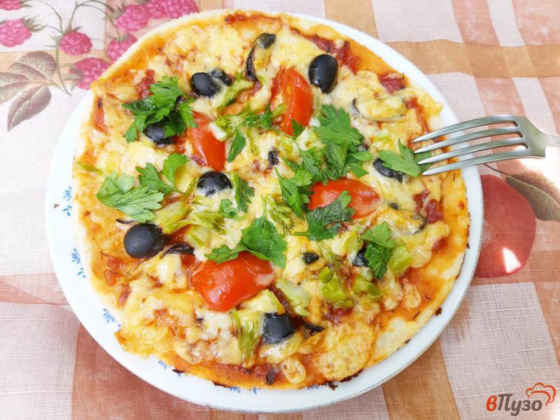 Фото приготовление рецепта: Пицца с мидиями и брокколи в мультиварке шаг №17