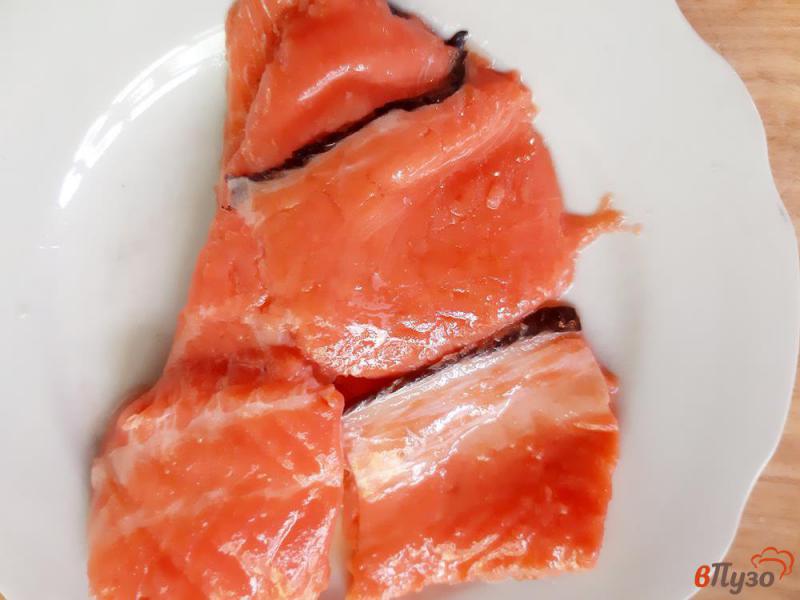 Фото приготовление рецепта: Салат лосось под шубой шаг №3