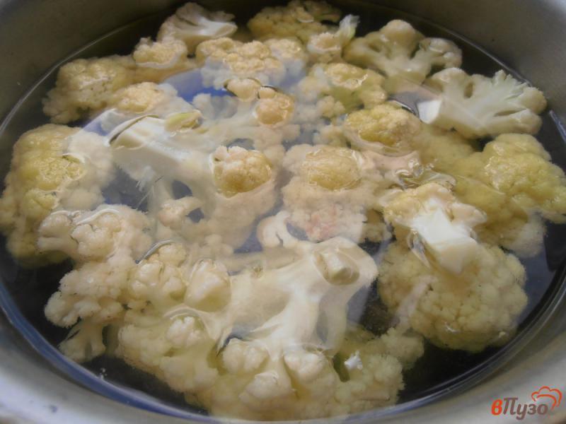 Фото приготовление рецепта: Цветная капуста в сметанном соусе шаг №2