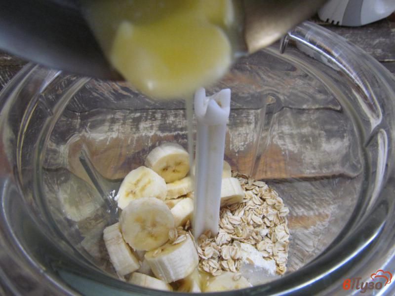 Фото приготовление рецепта: Творожная запеканка с бананом и овсянкой шаг №5