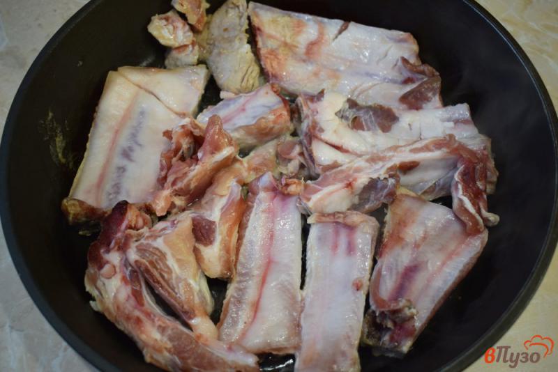 Фото приготовление рецепта: Свиные ребрышки с соевым соусом и базиликом шаг №1
