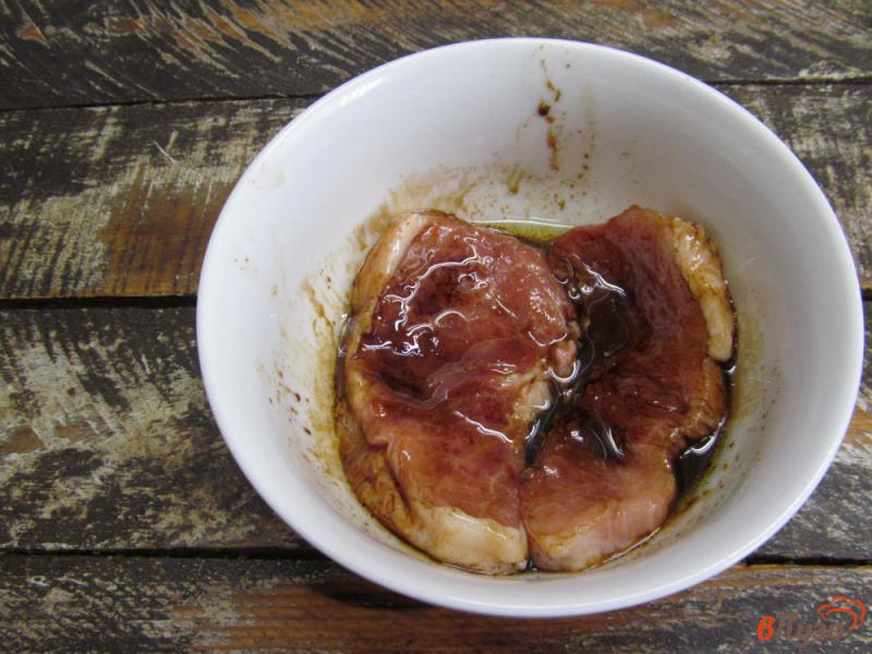 Фото приготовление рецепта: Жареная свинина с картофелем шаг №3