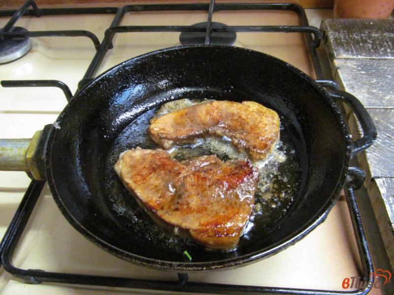 Фото приготовление рецепта: Жареная свинина с картофелем шаг №6