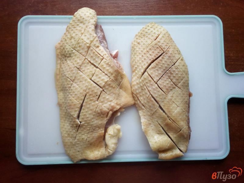 Фото приготовление рецепта: Утиная грудка с картофелем в мультиварке шаг №1