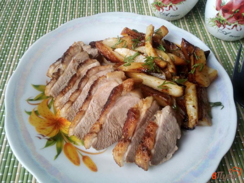 Фото приготовление рецепта: Утиная грудка с картофелем в мультиварке шаг №7
