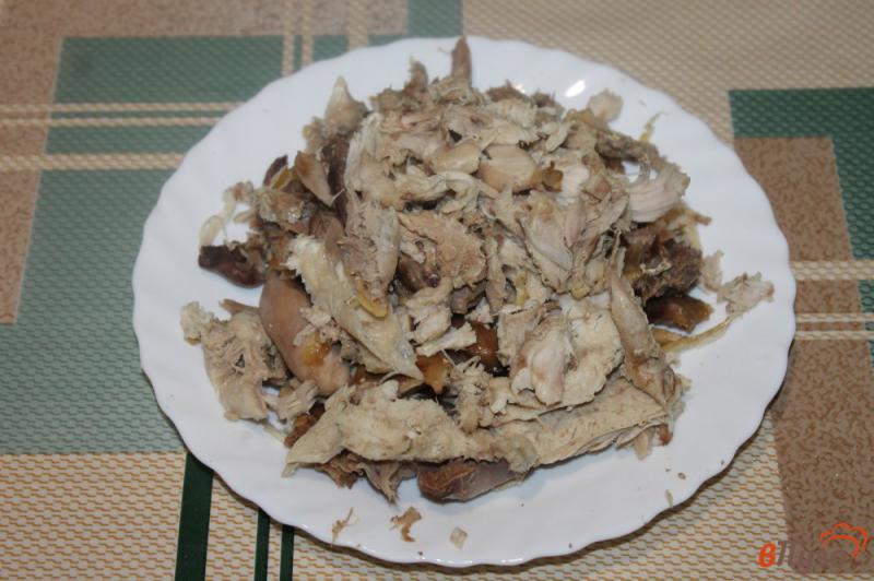 Фото приготовление рецепта: Свекольный борщ с молодым картофелем и курицей на бульоне шаг №1