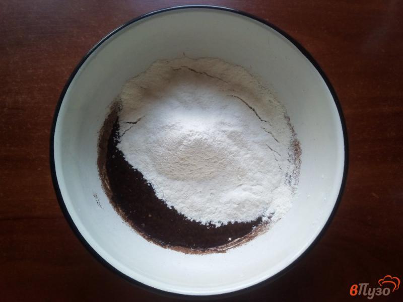 Фото приготовление рецепта: Шоколадное печенье с кокосовой стружкой шаг №4