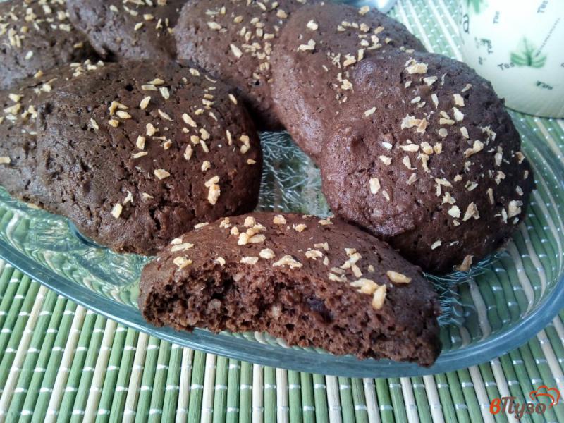 Фото приготовление рецепта: Шоколадное печенье с кокосовой стружкой шаг №8