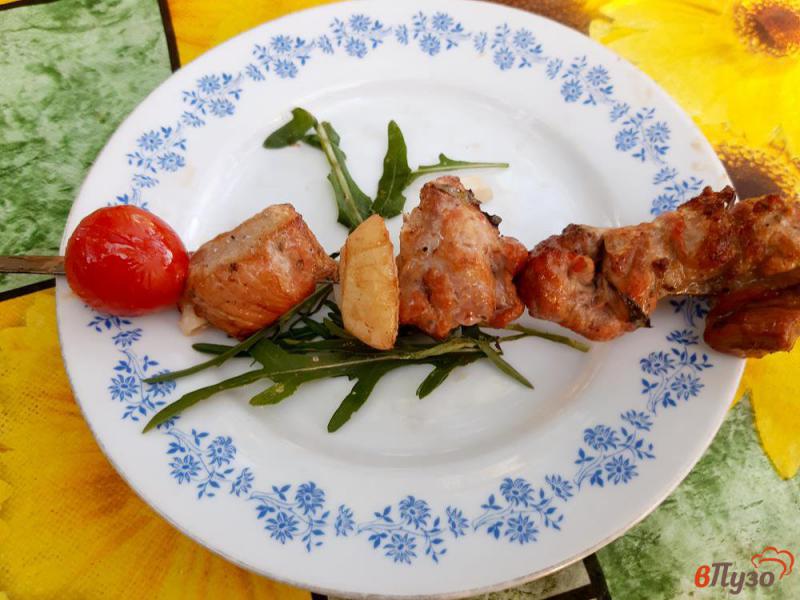 Фото приготовление рецепта: Шашлык из свинины в маринаде с руколой шаг №8