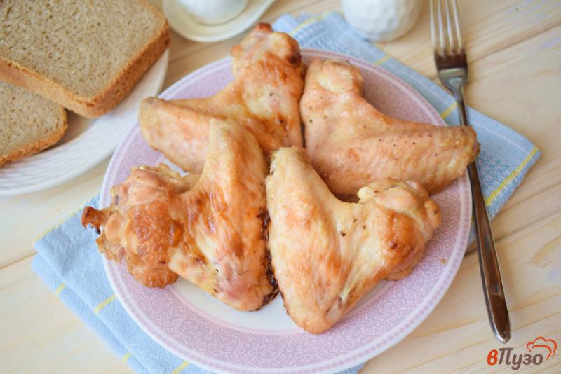 Фото приготовление рецепта: Куриные крылья в сметанно-горчичном соусе шаг №5