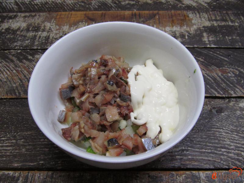 Фото приготовление рецепта: Овощной салат с селедкой шаг №5