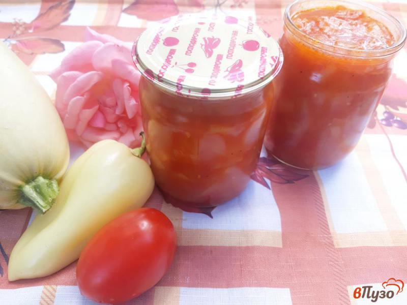 Фото приготовление рецепта: Салат из кабачка перца помидор в томатной заливке на зиму шаг №11