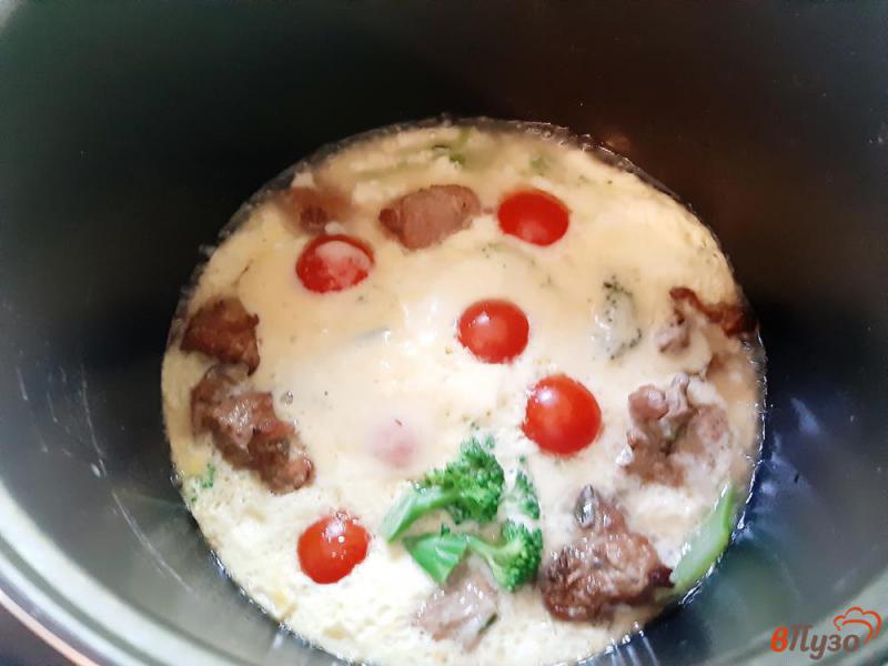 Фото приготовление рецепта: Запеканка из брокколи под сыром со свининой шаг №8