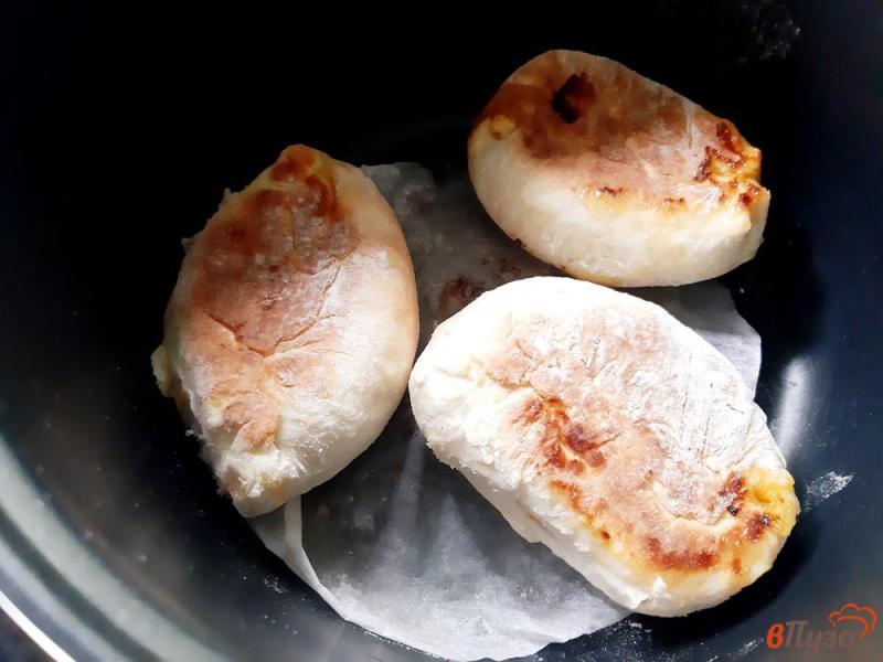 Фото приготовление рецепта: Пирожки дрожжевые на простокваше с абрикосами шаг №11