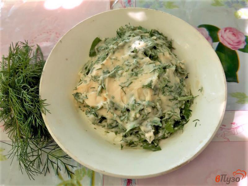 Фото приготовление рецепта: Закуска из плавленого сыра с зеленью шаг №4