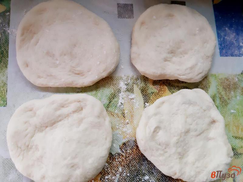 Фото приготовление рецепта: Пирожки с капустой печеные в мультиварке шаг №9