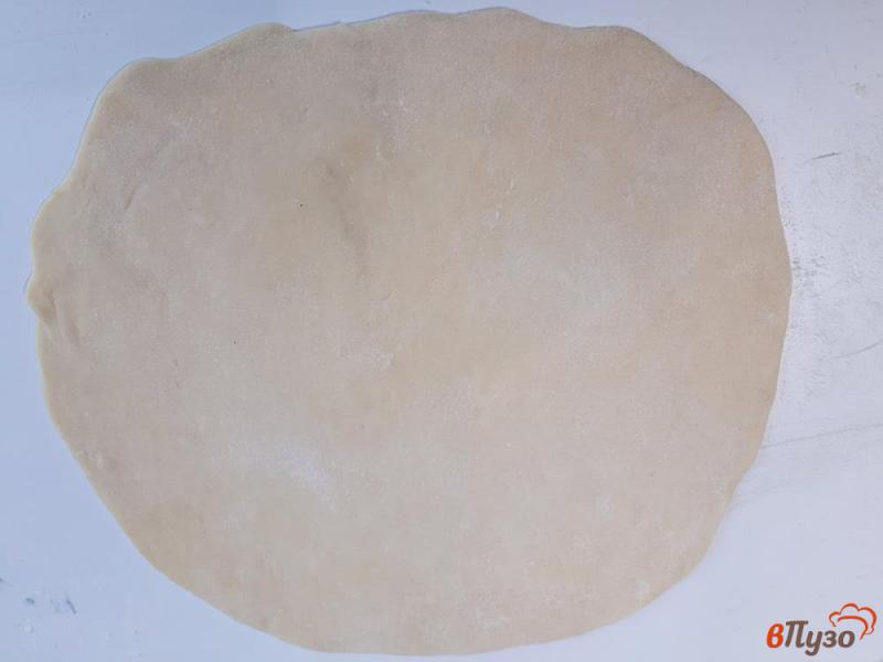 Фото приготовление рецепта: Хачапури с сыром на сковороде шаг №3