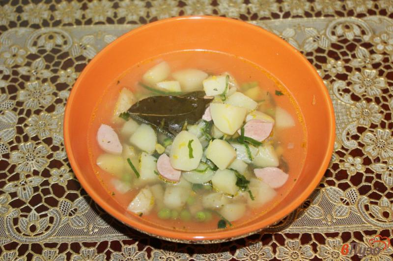 Фото приготовление рецепта: Суп с сосисками и кукурузой шаг №6