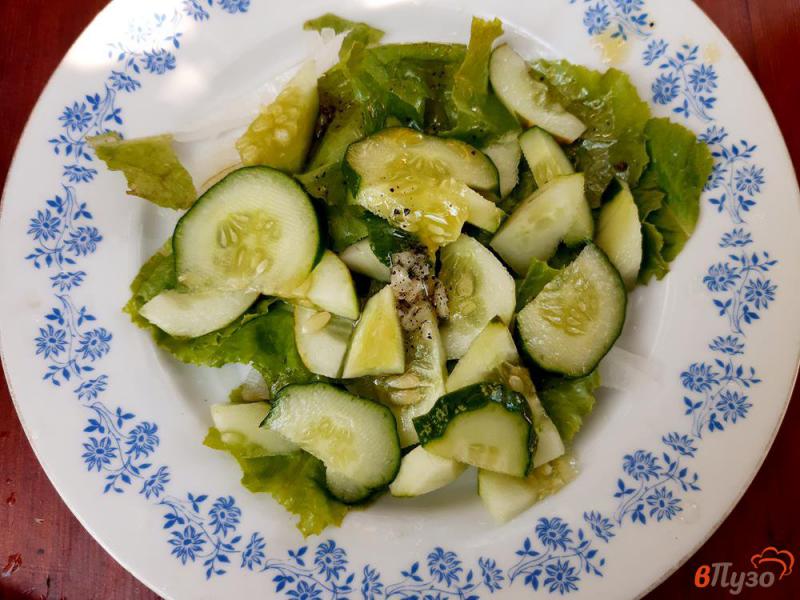 Фото приготовление рецепта: Салат овощной с лаймовой заправкой шаг №4