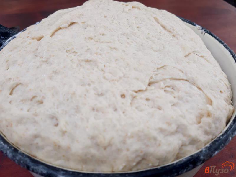 Фото приготовление рецепта: Хлеб пшеничный с кукурузной и цельнозерновой мукой шаг №4