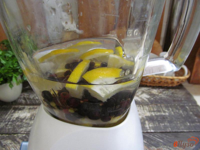 Фото приготовление рецепта: Лимонад с черной смородиной шаг №3