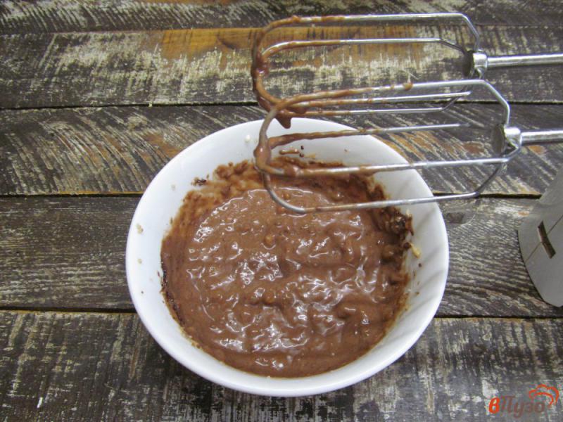 Фото приготовление рецепта: Блинчики фаршированные творогом с шоколадным кремом и бананом шаг №4