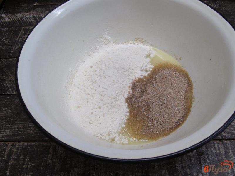 Фото приготовление рецепта: Белый хлеб на сыворотке с овсяными отрубями шаг №2