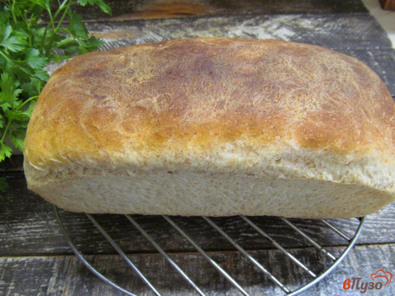 Фото приготовление рецепта: Белый хлеб на сыворотке с овсяными отрубями шаг №9