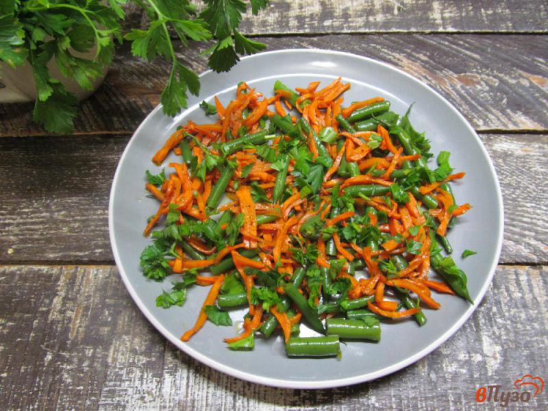 Фото приготовление рецепта: Салат из тушеной моркови с вареной свининой шаг №5