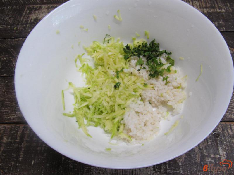 Фото приготовление рецепта: Творожная запеканка с рисом и кабачком шаг №1