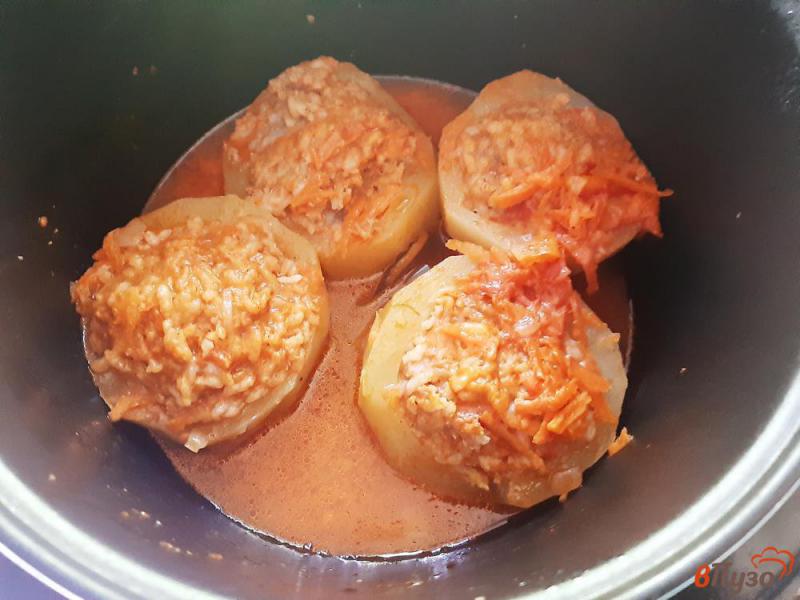 Фото приготовление рецепта: Кабачок фаршированный в томатной заливке шаг №12