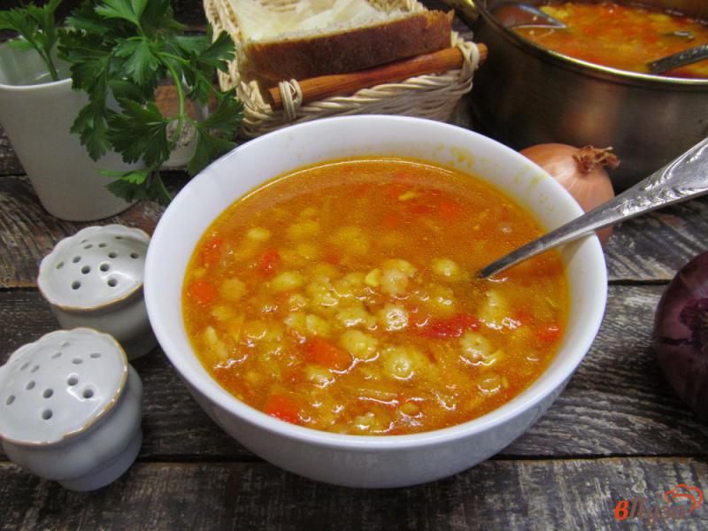 Фото приготовление рецепта: Куриный суп с овощами и звездочками шаг №8