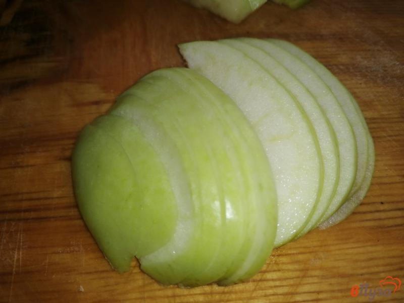 Фото приготовление рецепта: Пирог с яблоками и ежевикой шаг №2