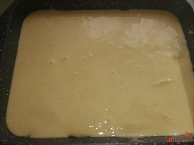 Фото приготовление рецепта: Пирог с яблоками и ежевикой шаг №10