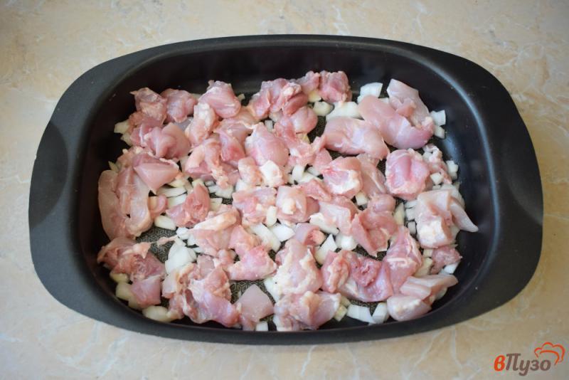 Фото приготовление рецепта: Курица с картофелем запеченная в духовке шаг №2