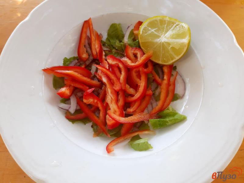 Фото приготовление рецепта: Салат из помидоров с креветками шаг №5
