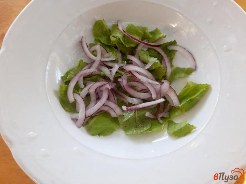 Фото приготовление рецепта: Салат из помидоров с креветками шаг №4