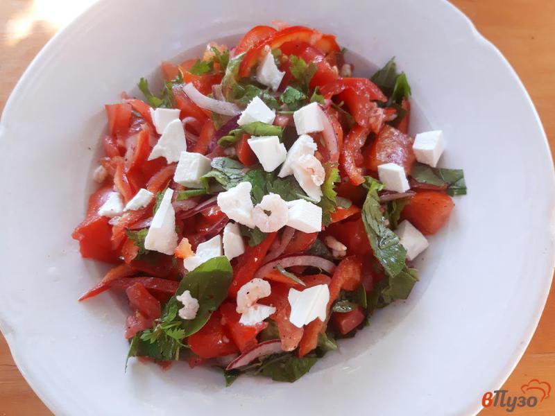 Фото приготовление рецепта: Салат из помидоров с креветками шаг №9