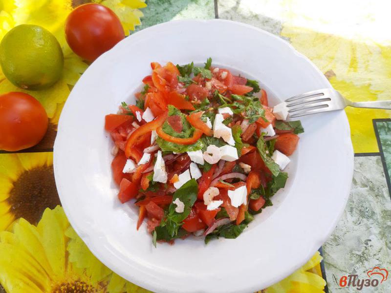 Фото приготовление рецепта: Салат из помидоров с креветками шаг №10