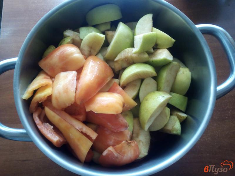 Фото приготовление рецепта: Кетчуп с яблоками на зиму шаг №3