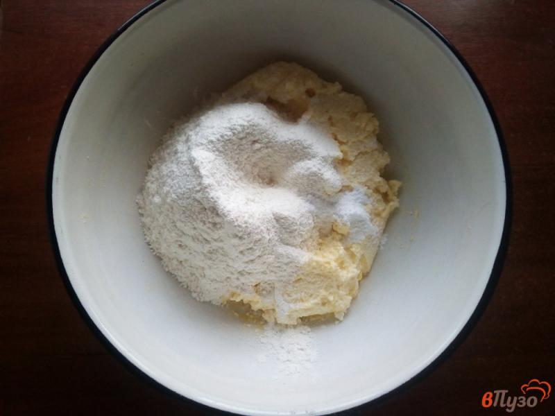Фото приготовление рецепта: Сахарное печенье из творожного теста шаг №3