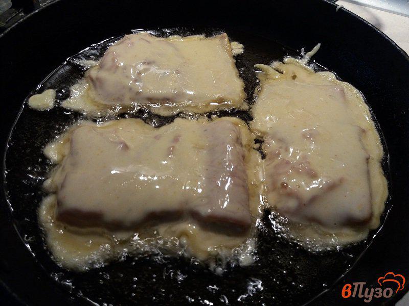 Фото приготовление рецепта: Филе горбуши в кляре шаг №6