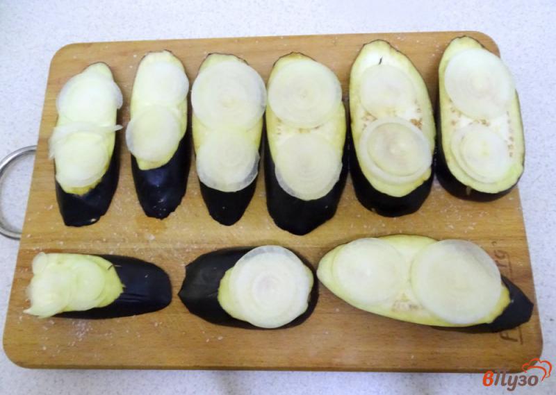 Фото приготовление рецепта: Закуска из баклажанов в микроволновке шаг №5