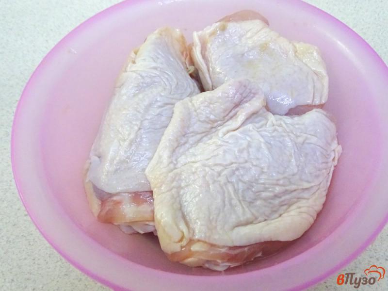 Фото приготовление рецепта: Куриные бёдра запеченные в духовке шаг №1