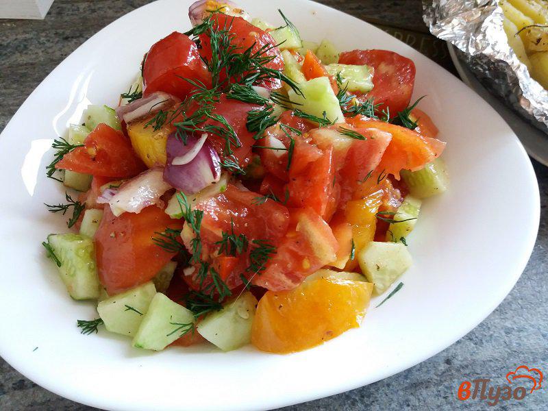 Фото приготовление рецепта: Овощной салат с оливковым маслом шаг №5