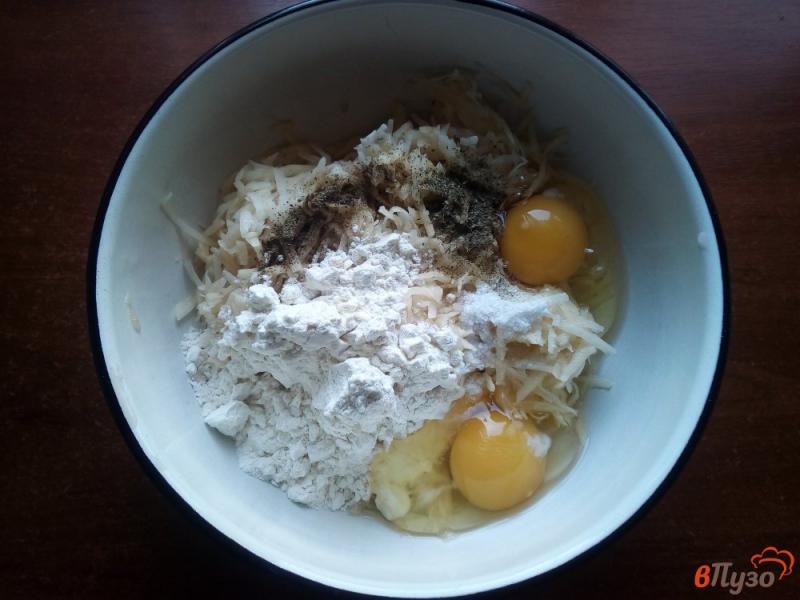 Фото приготовление рецепта: Кесадилья картофельная с фаршем шаг №3