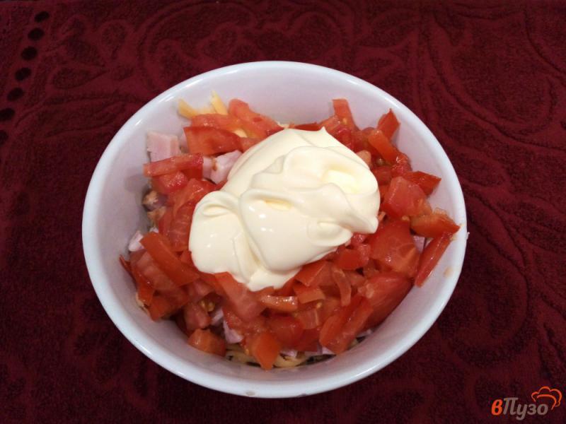 Фото приготовление рецепта: Овощной салат с грудинкой и сыром шаг №6
