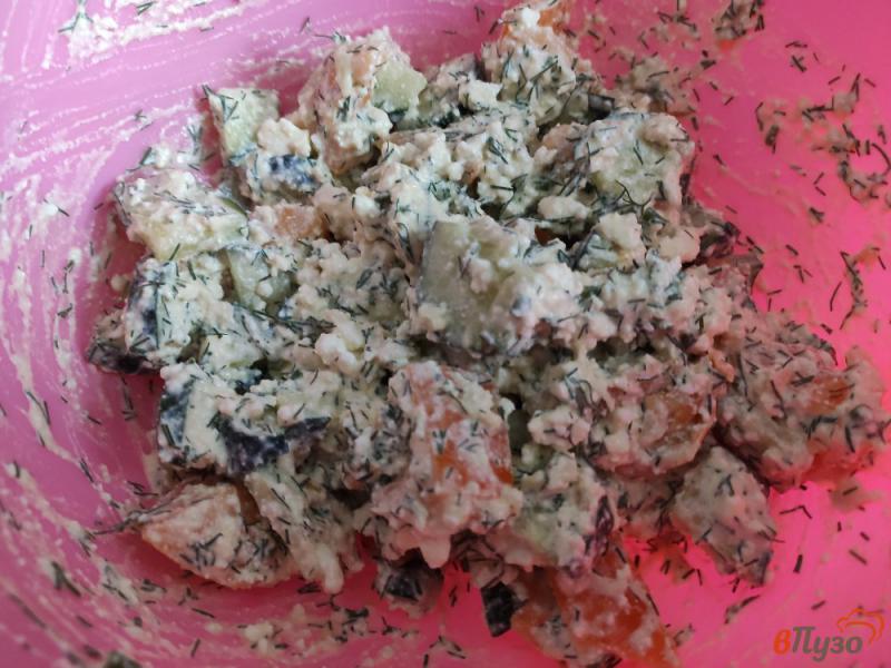 Фото приготовление рецепта: Салат из овощей с творогом шаг №4